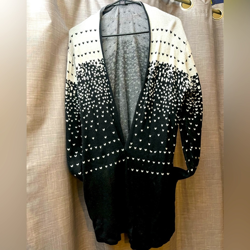 BYdesign, LG, Black/White, Heart-Pattern, Knit Cardigan w/Pockets